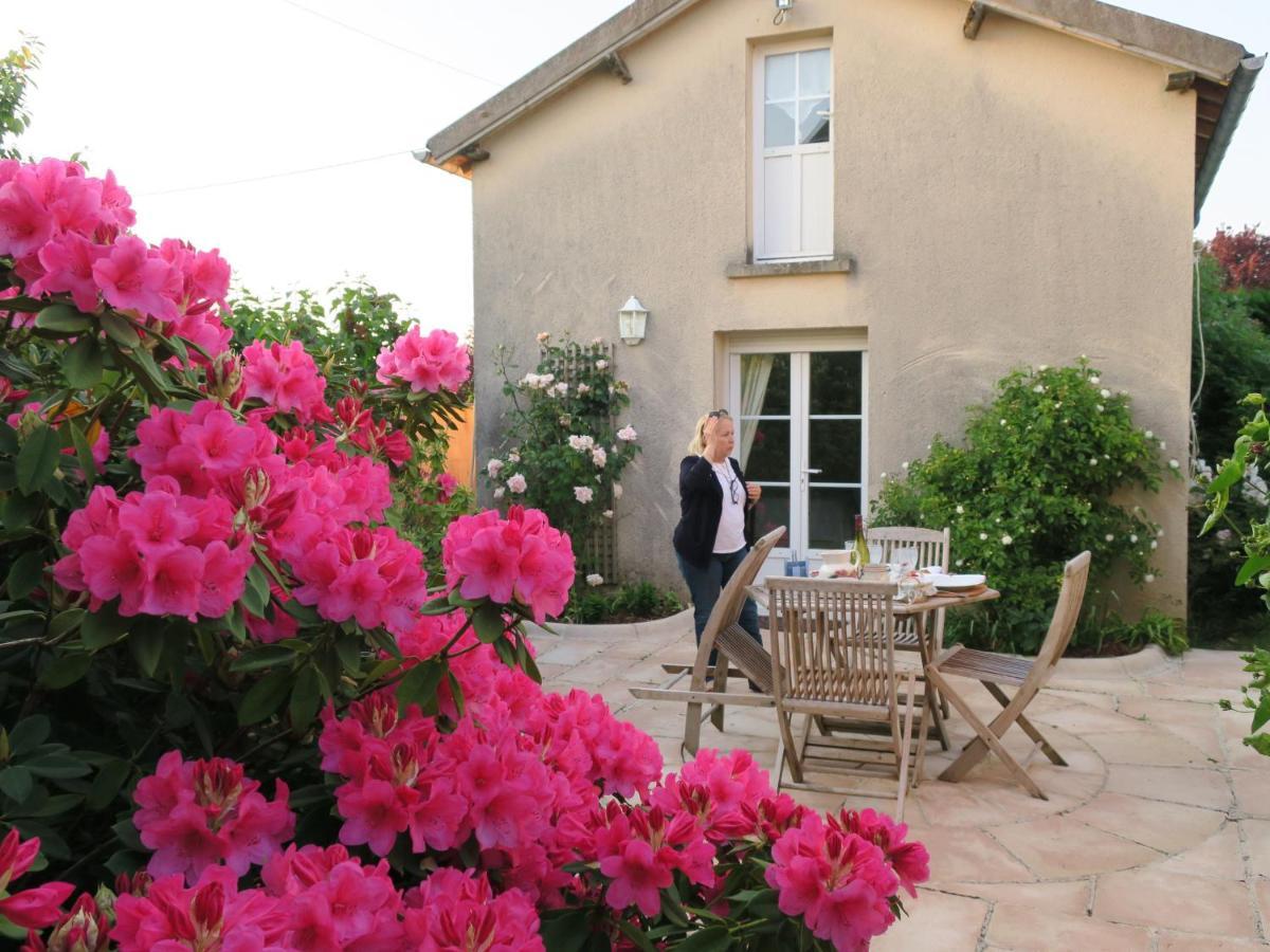 Gite Enchanteur Avec Jardin Prive Et Climatisation Pres Du Chateau D'Azay-Le-Ferron - Fr-1-591-457 Bed & Breakfast Exterior photo