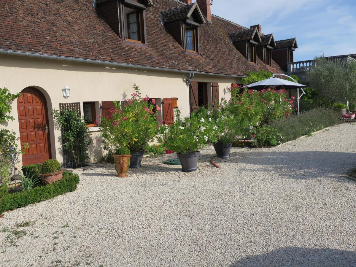 Gite Enchanteur Avec Jardin Prive Et Climatisation Pres Du Chateau D'Azay-Le-Ferron - Fr-1-591-457 Bed & Breakfast Exterior photo